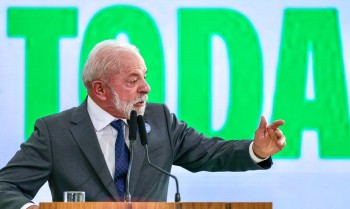 Pacto contra o feminicídio busca colocar leis em prática, diz Lula