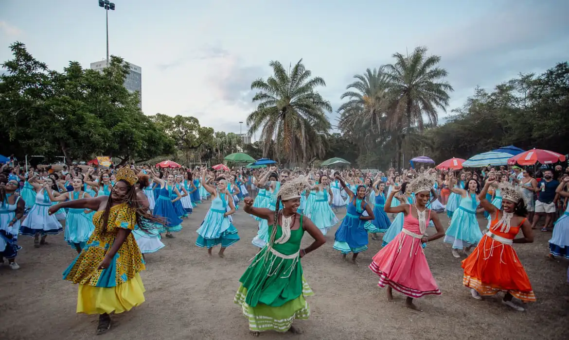 Assembleia do Rio concede prêmio ao grupo Tambores de Olokun