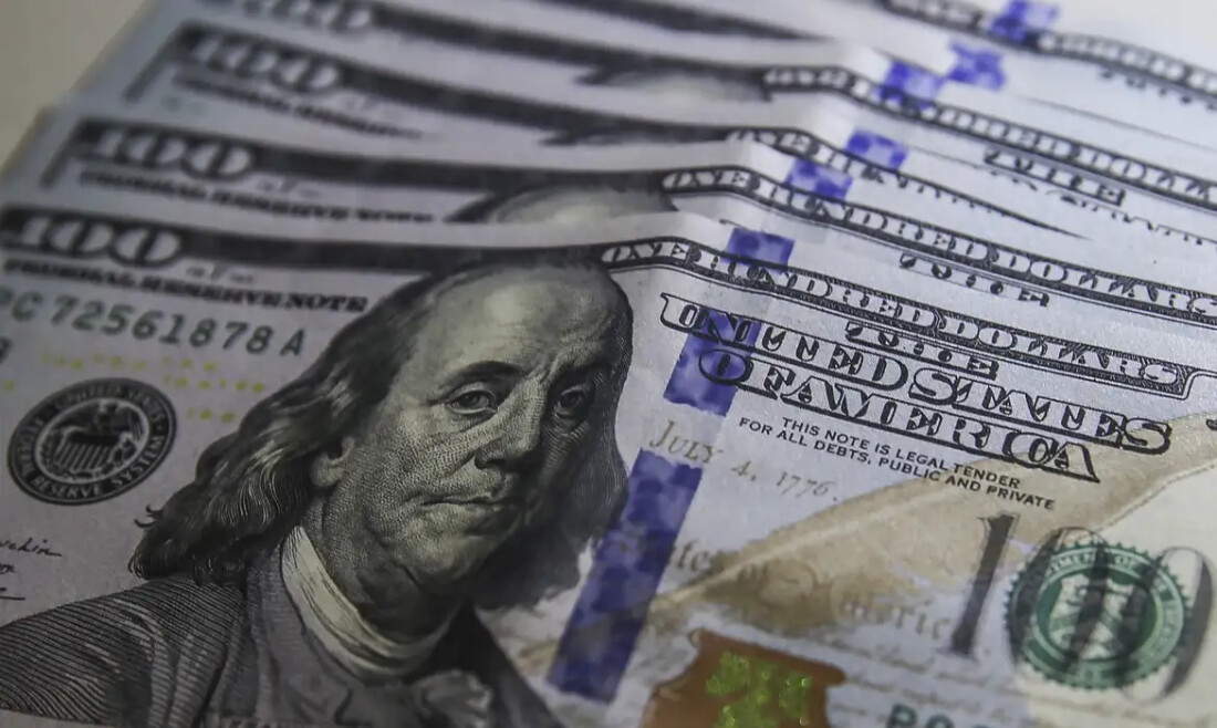 Dólar cai para R$ 5,22, em linha com o mercado externo