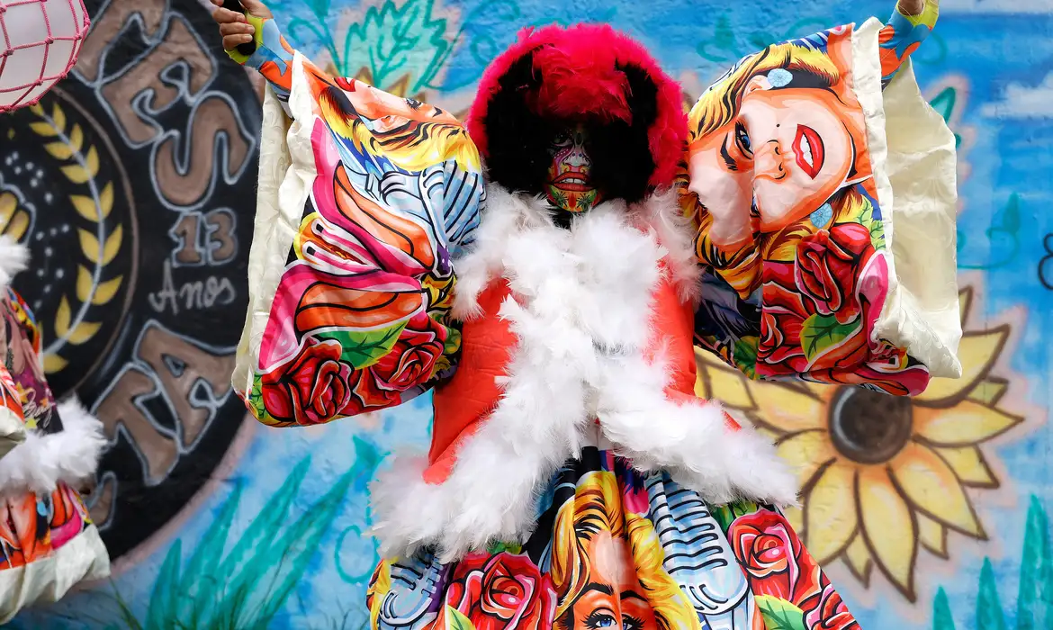 Mulheres bate-bolas, Brilhetes de Anchieta conquistam espaço na rua