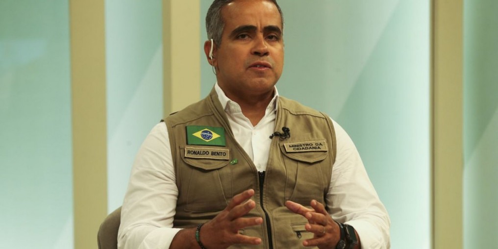 Auxílio Brasil: bancos não podem cobrar taxas, diz ministro