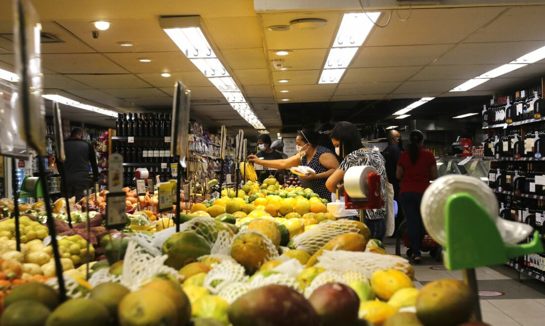INPC de janeiro sobe 0,39% e acumula alta de 4,3% em 12 meses