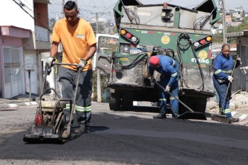 Secretaria de Transporte alcança 27 bairros com a Operação Tapa-Buraco em janeiro