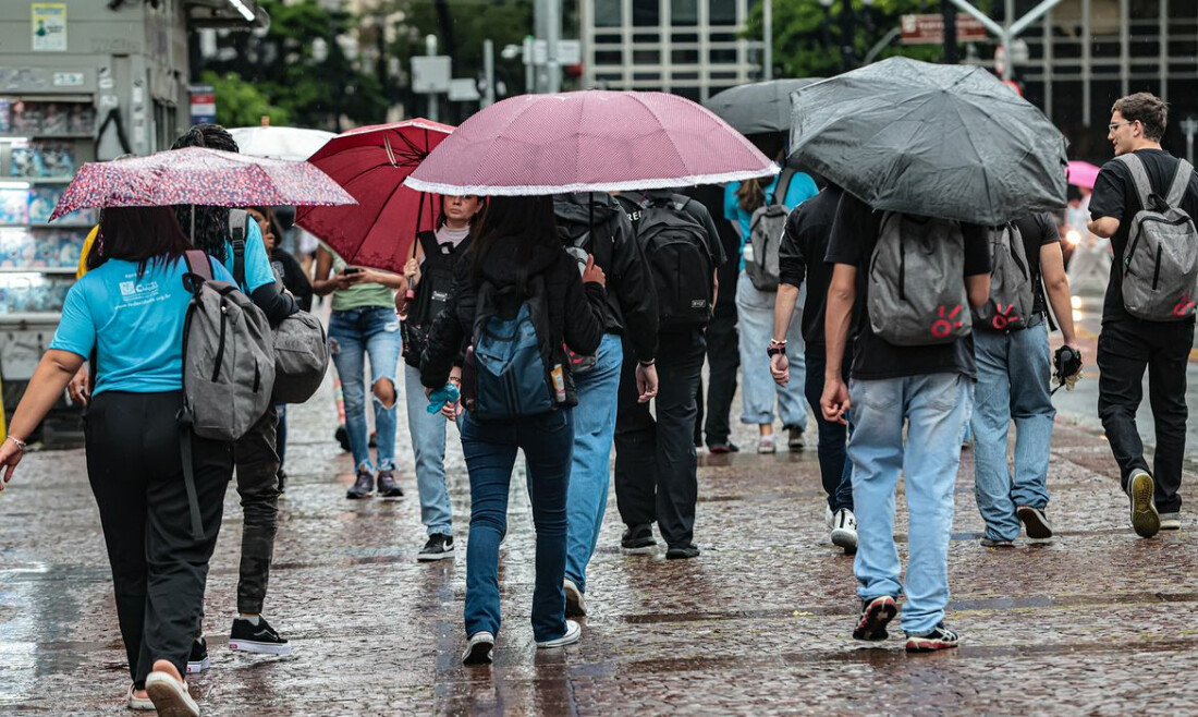 Maior parte do país deve ter chuvas intensas hoje