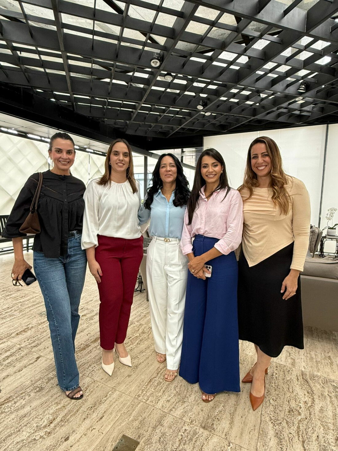 Flavia Souza e primeiras-damas da região participam de encontro com Cristiane Freitas