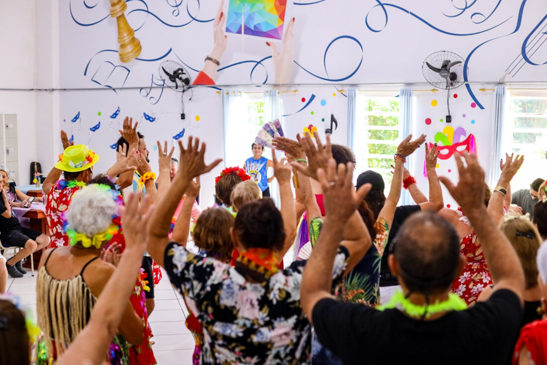 Carnaval anima o Centro de Convivência da Pessoa Idosa em Guararema