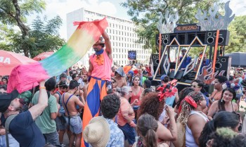 Bloco Aparelhinho celebra 15 anos de carnaval em Brasília