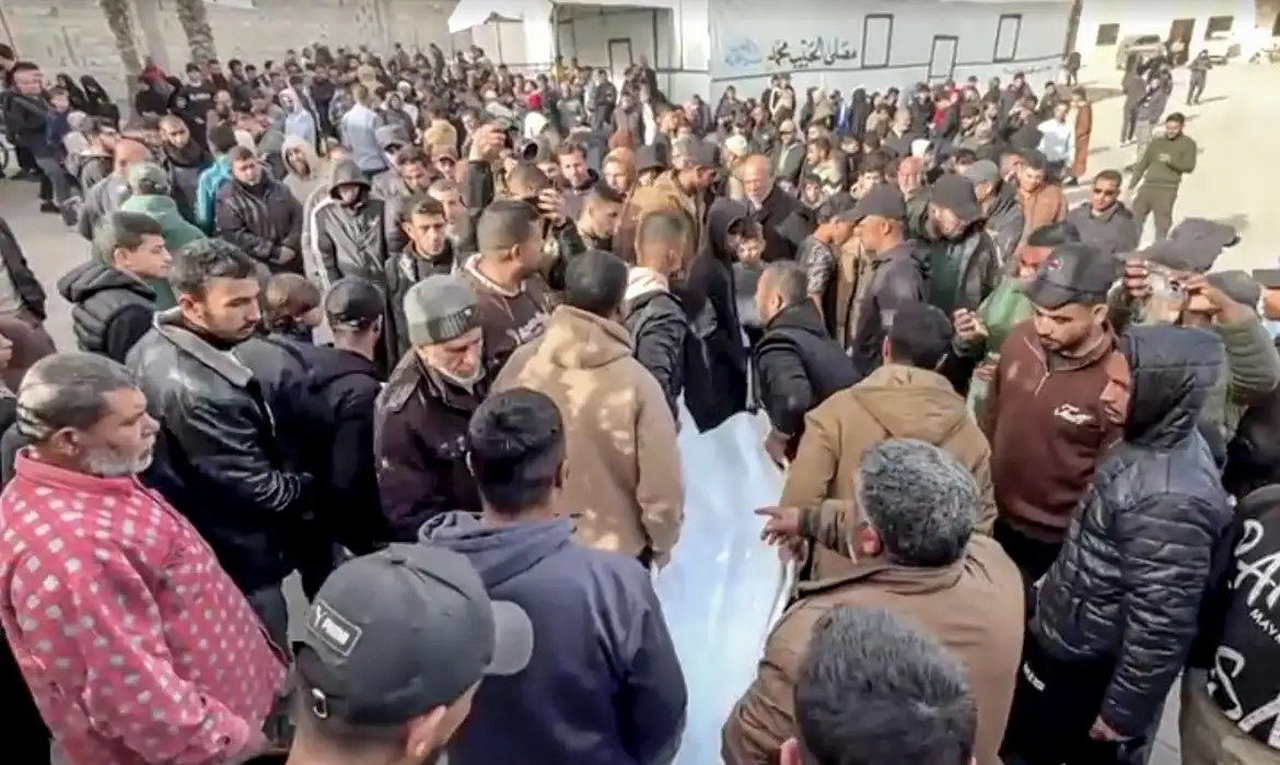 Ataques aéreos israelenses matam 11 em Gaza, afirmam palestinos