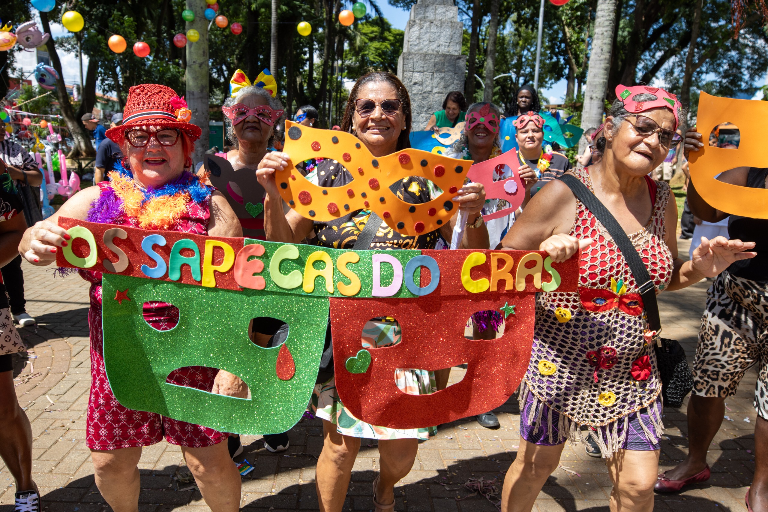 Matinê do Carnaval 2026 reúne 2 mil pessoas em Itaquá