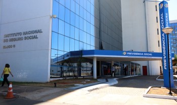 Tese da AGU obriga autor de feminicídio a ressarcir pensão do INSS