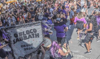 Em SP, bloco mistura clássicos do Black Sabbath com ritmos brasileiros