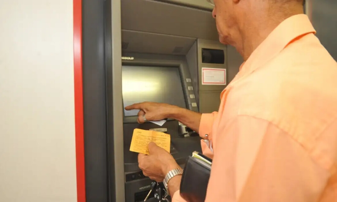 Agências bancárias reabrem nesta quarta-feira a partir do meio-dia