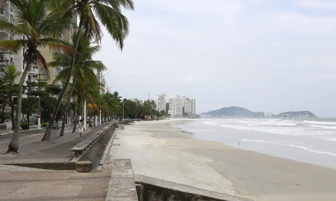 Carnaval: bombeiros salvam 348 vítimas de afogamento no litoral de SP