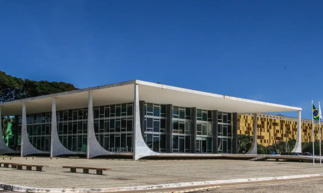 STF derruba lei que criou Programa Escola Sem Partido no Paraná