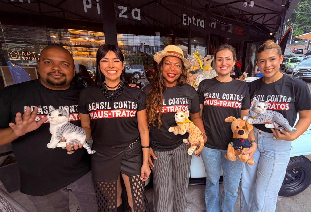 Delegada Regina Campanelli se torna embaixadora da ONG SOS Caramelo