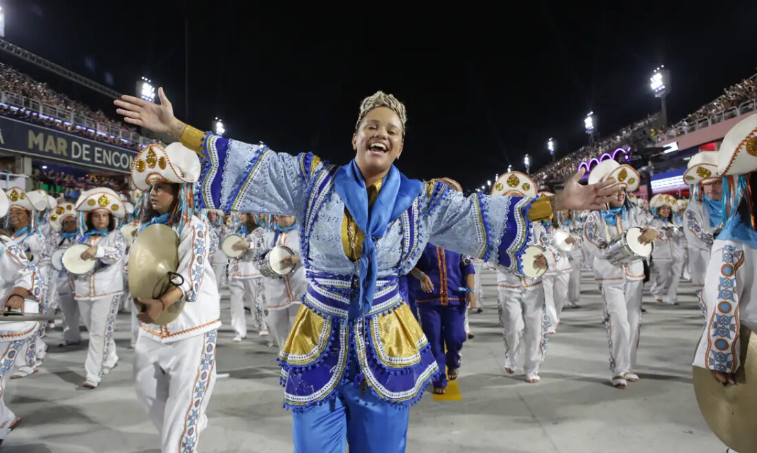 Laísa Lima é a primeira mulher mestra de bateria a passar na Sapucaí