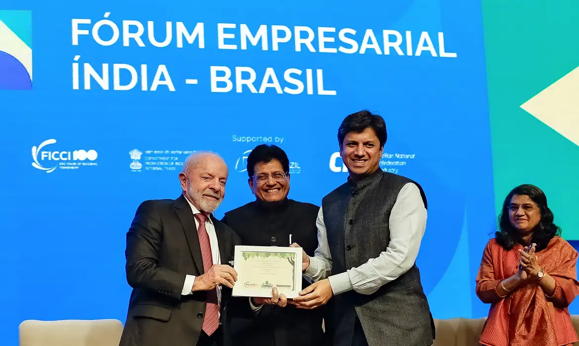 Embraer firma acordo para instalar linha de montagem na Índia