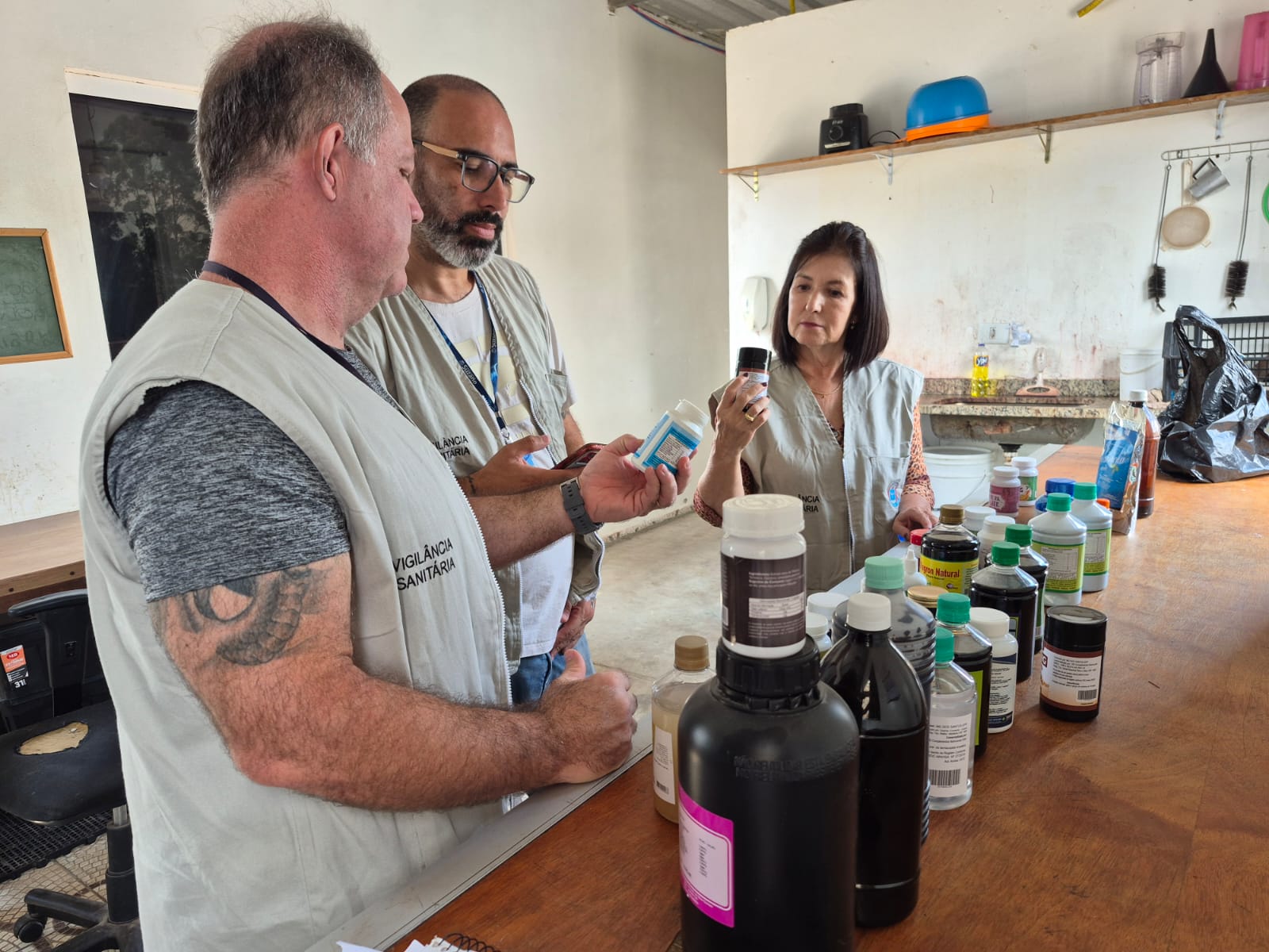 Vigilância Sanitária interdita imóvel utilizado para fabricação clandestina de suplementos