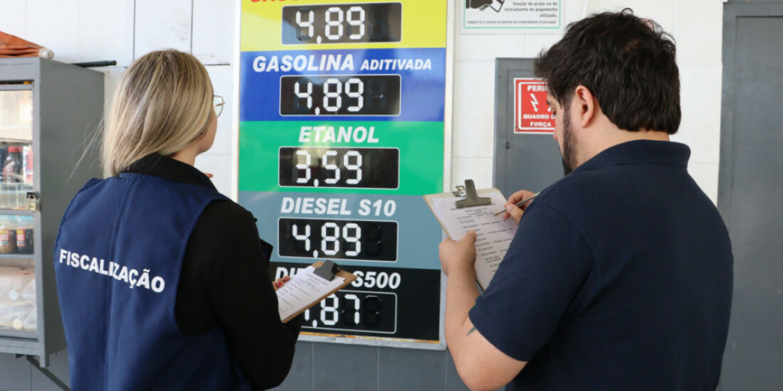 Procon Suzano efetua consulta de preços em postos de combustíveis