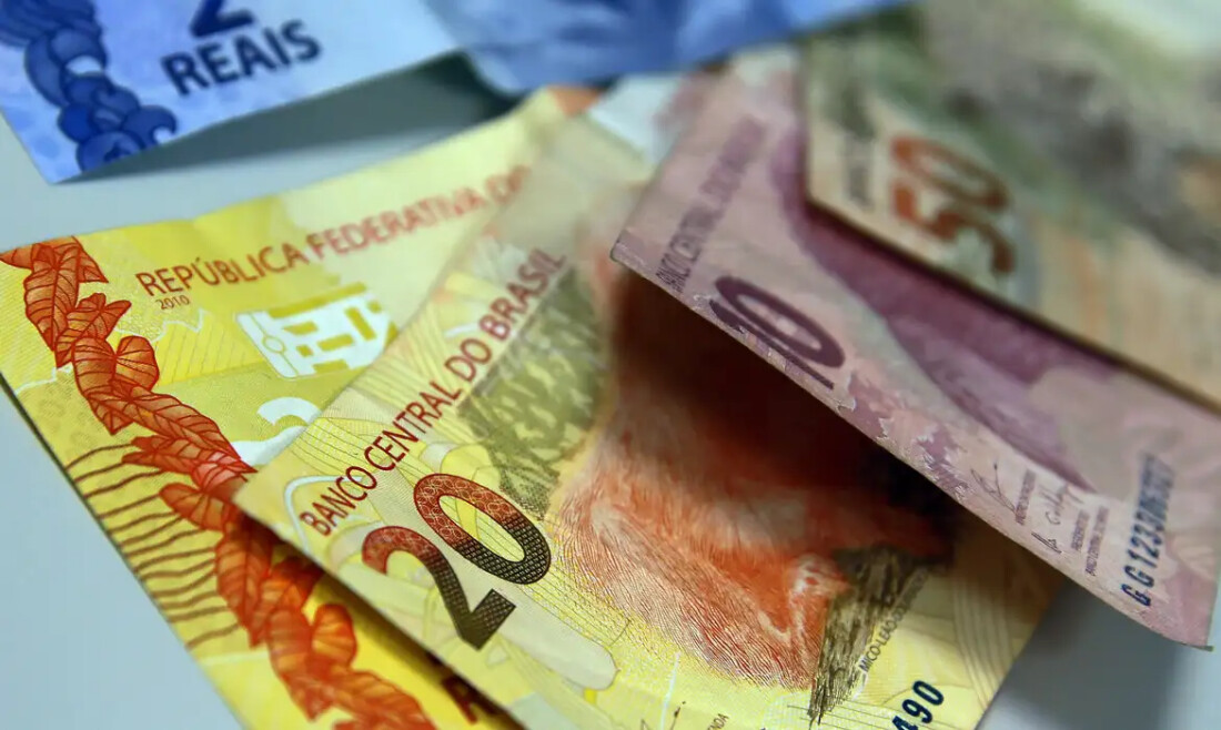 Dívida Pública fica praticamente estável, mas supera R$ 8,6 trilhões