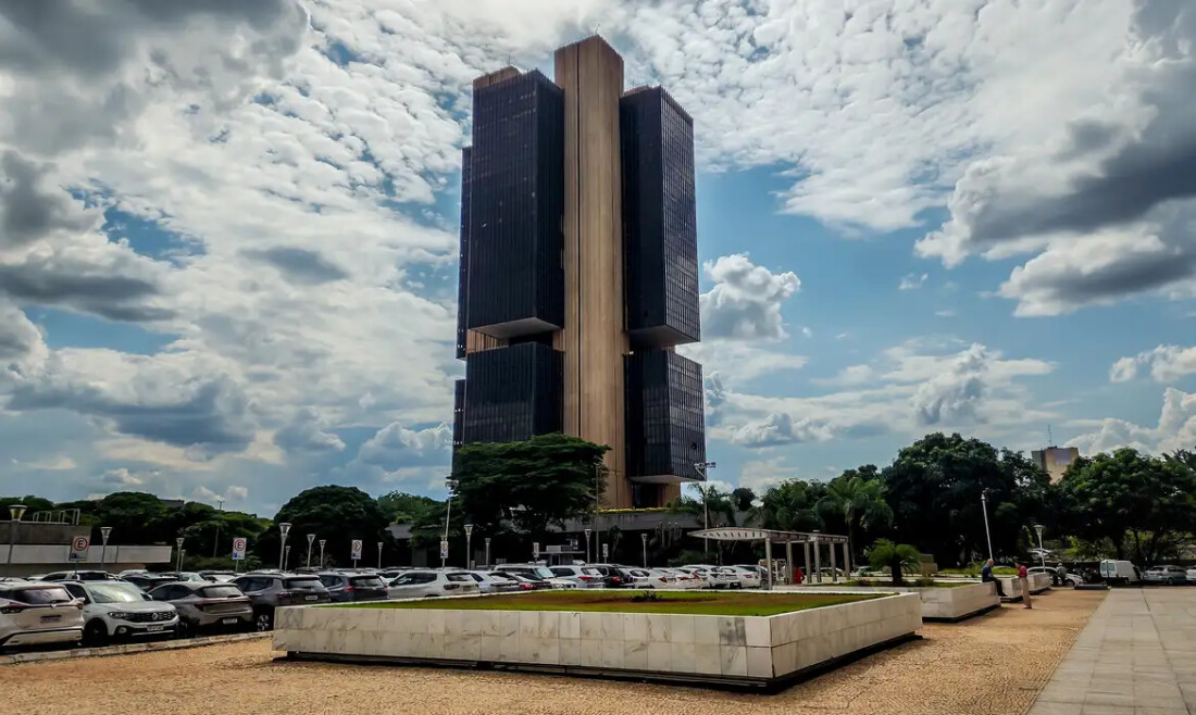 Juros subiram para famílias e empresas em janeiro, mostra BC