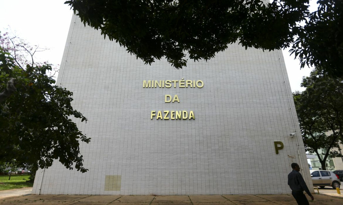 Saída de Haddad do governo depende de reunião entre Lula e Trump