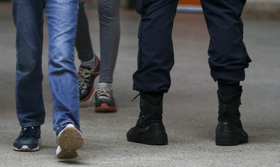 Alunos de escola no DF são “punidos” com flexão e PMs são afastados