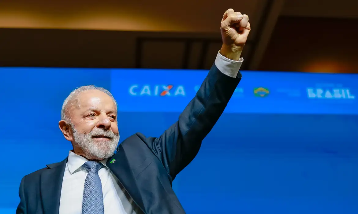 Lula critica Zema por não usar R$ 3,5 bi em obras de prevenção à chuva