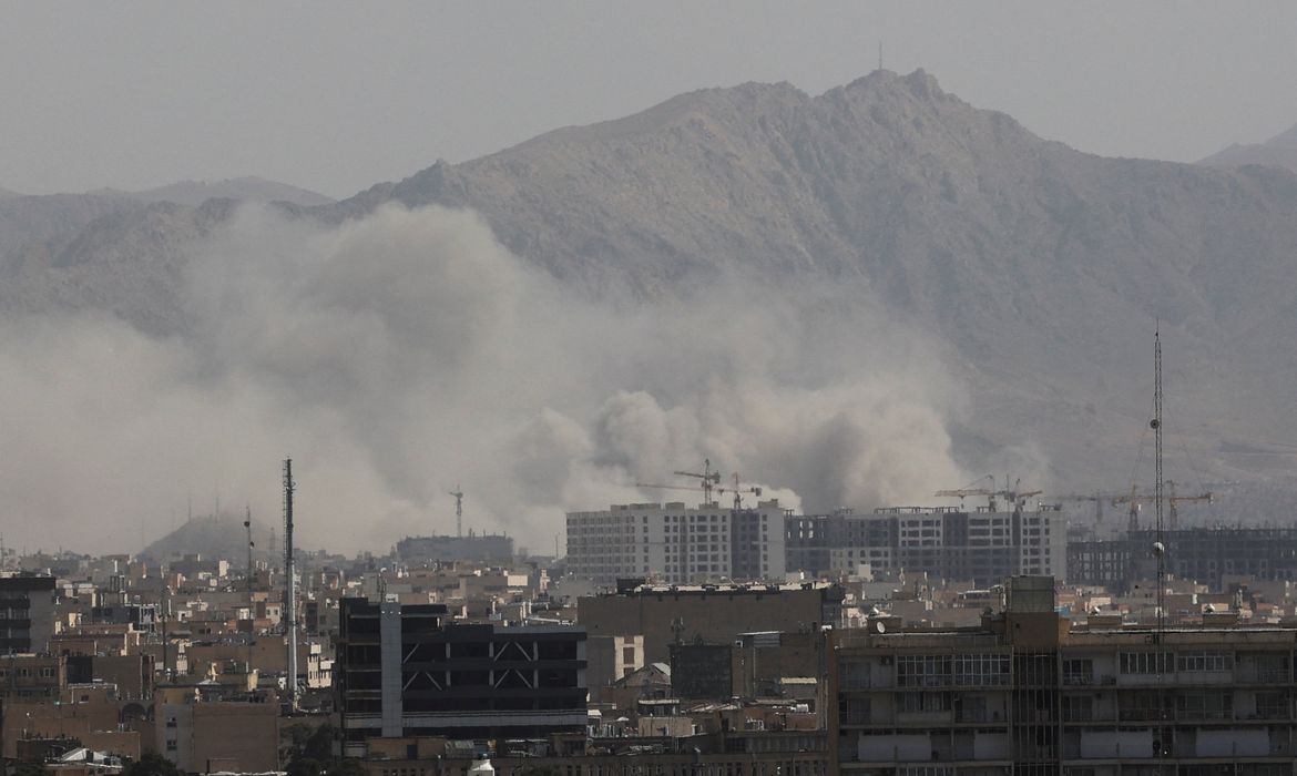 Ataque em escola no Irã mata 57 estudantes