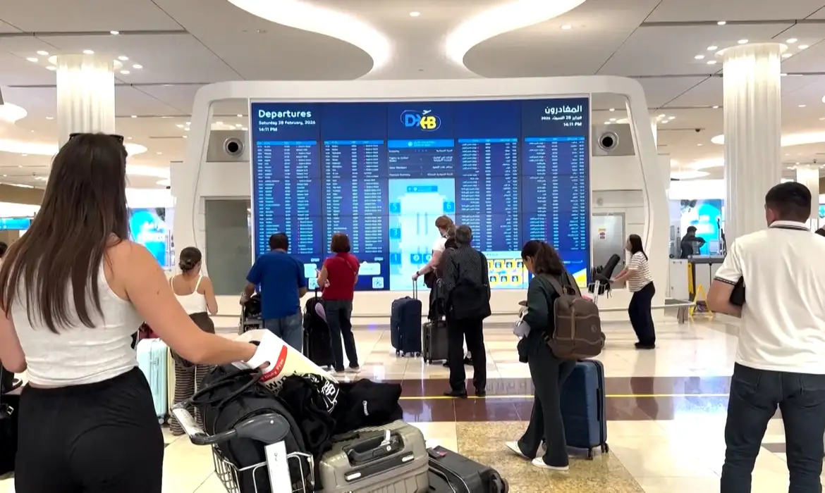 Emirates suspende todas as operações de e para Dubai