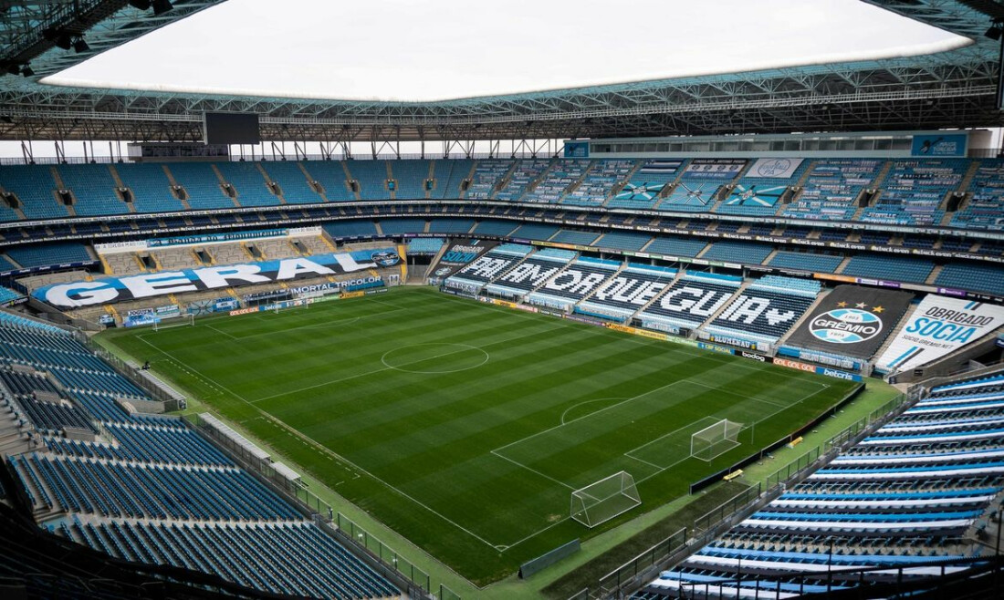 Grêmio faz 3 a 0 no Inter e está com uma mão na taça do Gauchão