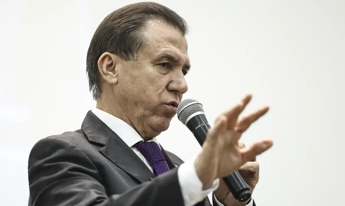 Governo pode enviar projeto com urgência se escala 6x1 não avançar