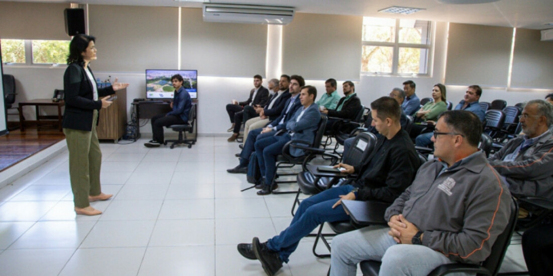 Executivos da CAF avaliam projetos e vistoriam obras