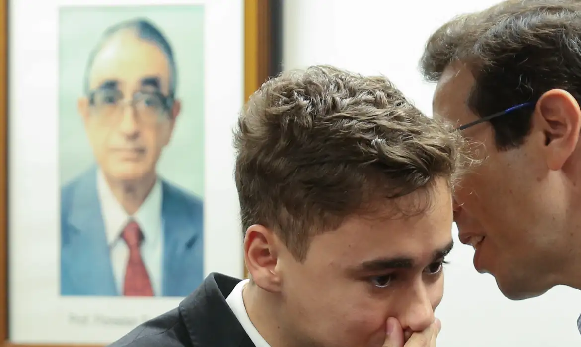 Nikolas Ferreira viajou em jato de Vorcaro na campanha de 2022