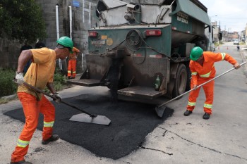 Com mais quatro caminhões, 'Tapa-Buraco' prevê até 1,2 mil reparos por mês