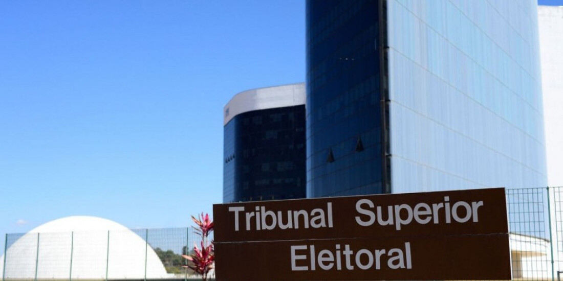 Presidente do TSE se reúne com representantes de centrais sindicais