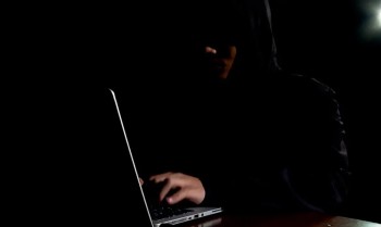 Ódio contra mulheres nas redes é tema do Caminhos da Reportagem