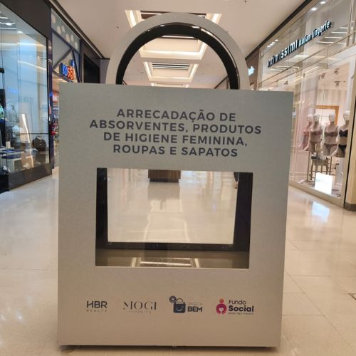 Sacola do Bem arrecada itens de higiene feminina, roupas e sapatos no shopping