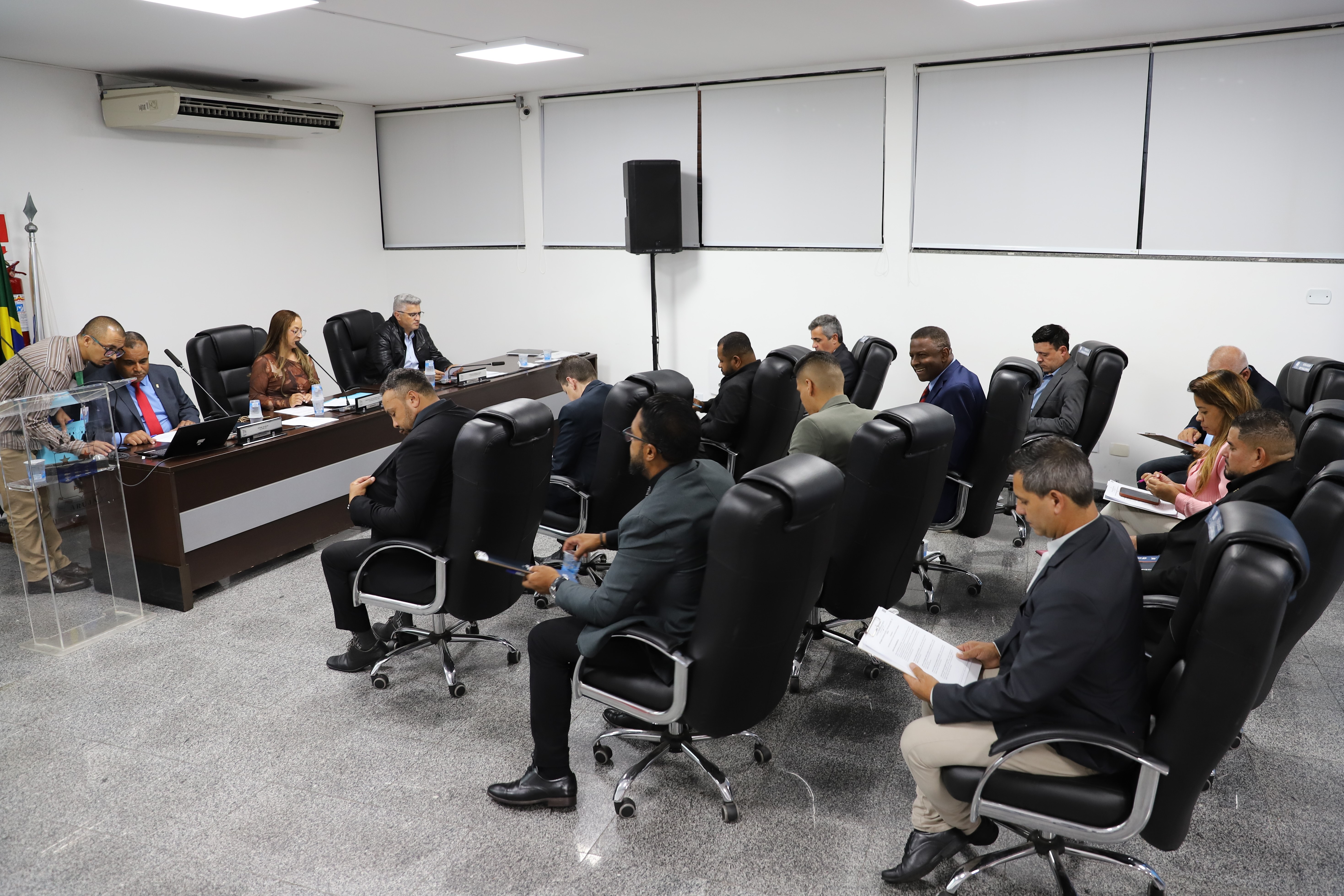 Direitos das mulheres pautam debates na sessão da Câmara de Arujá