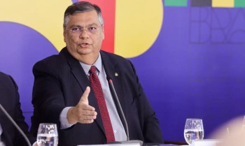 Moraes autoriza buscas da PF contra acusado de perseguir Flávio Dino