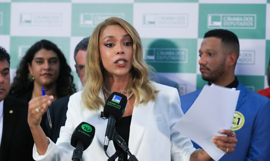 Deputada Erika Hilton processa Ratinho por discurso transfóbico