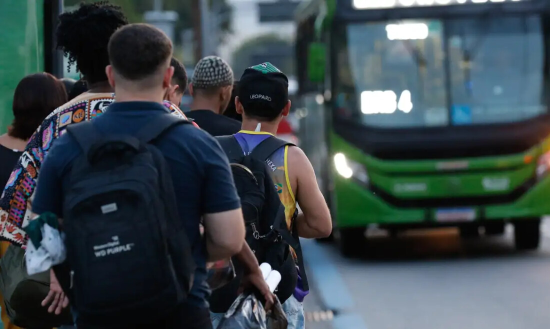 Setor de serviços cresce 0,3% em janeiro e volta ao nível recorde