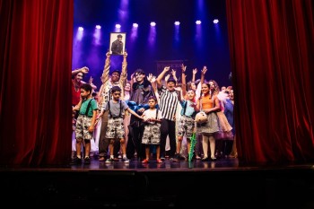 Espetáculo “Tião e os vagões dos sonhos” retorna ao Theatro Vasques