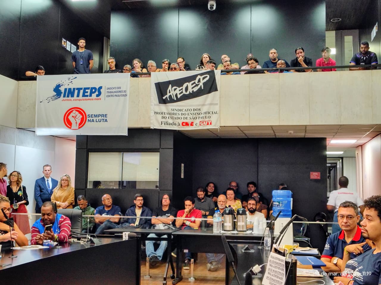 Profissionais das Etecs e Fatecs realizam protesto nesta terça-feira (17)