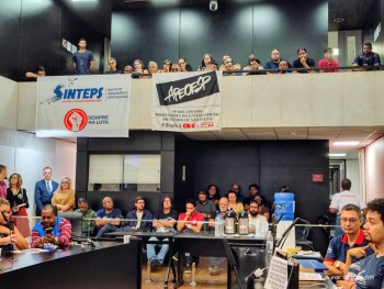 Professores das Etecs e Fatecs realizam protesto nesta terça-feira (17)