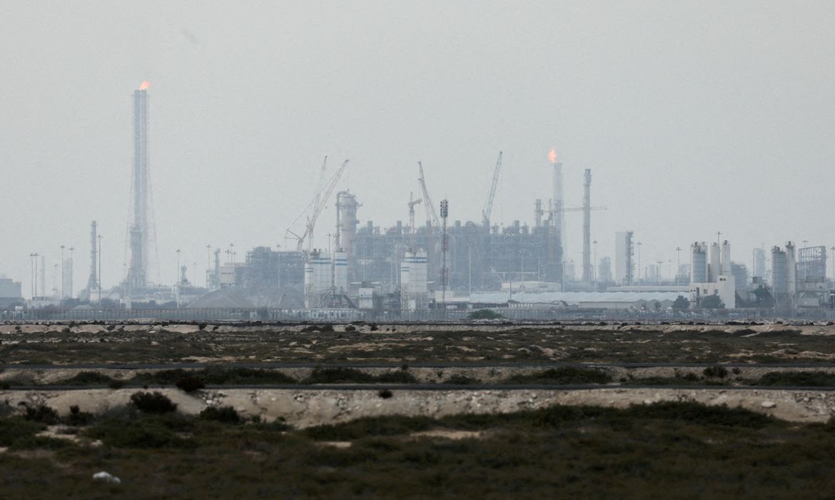 Mercado vive turbulência com infraestrutura petrolífera sob ataque