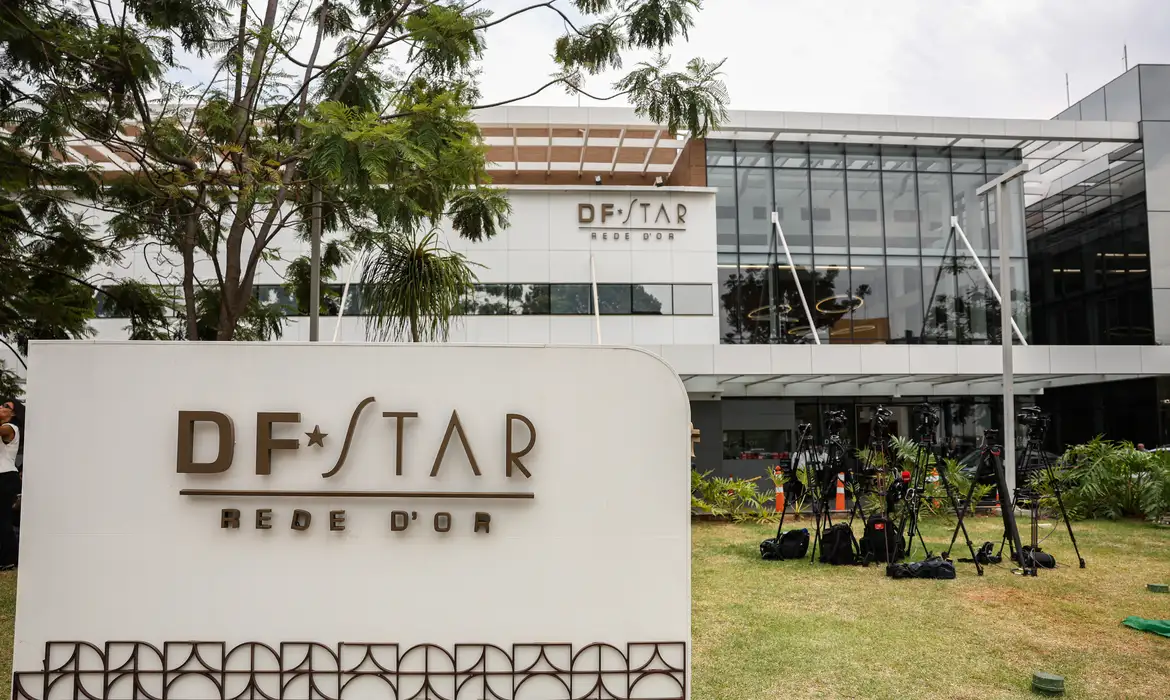 Médica citou risco de morte ao transferir Bolsonaro para hospital