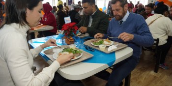 Bom Prato começa atendimento na nova unidade em Jundiapeba