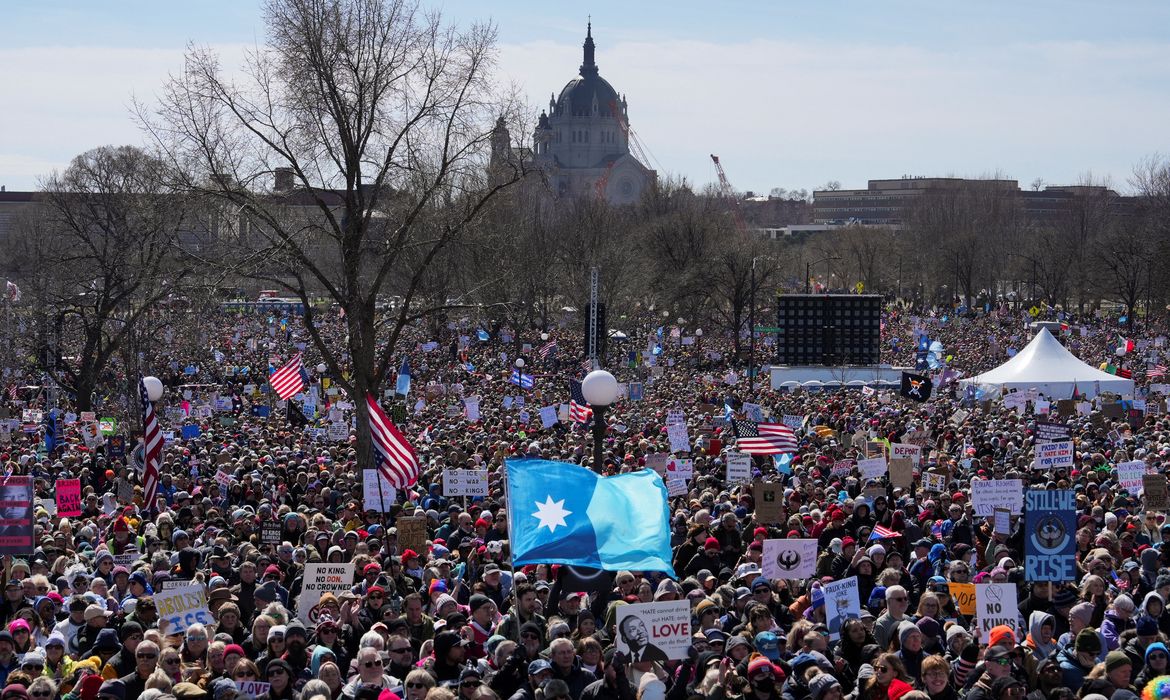 Manifestações anti-Trump ocorrem em diversas cidades dos EUA