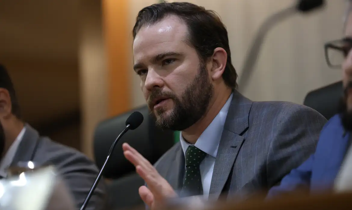 Fazenda pede que Receita Federal automatize declaração anual do IR